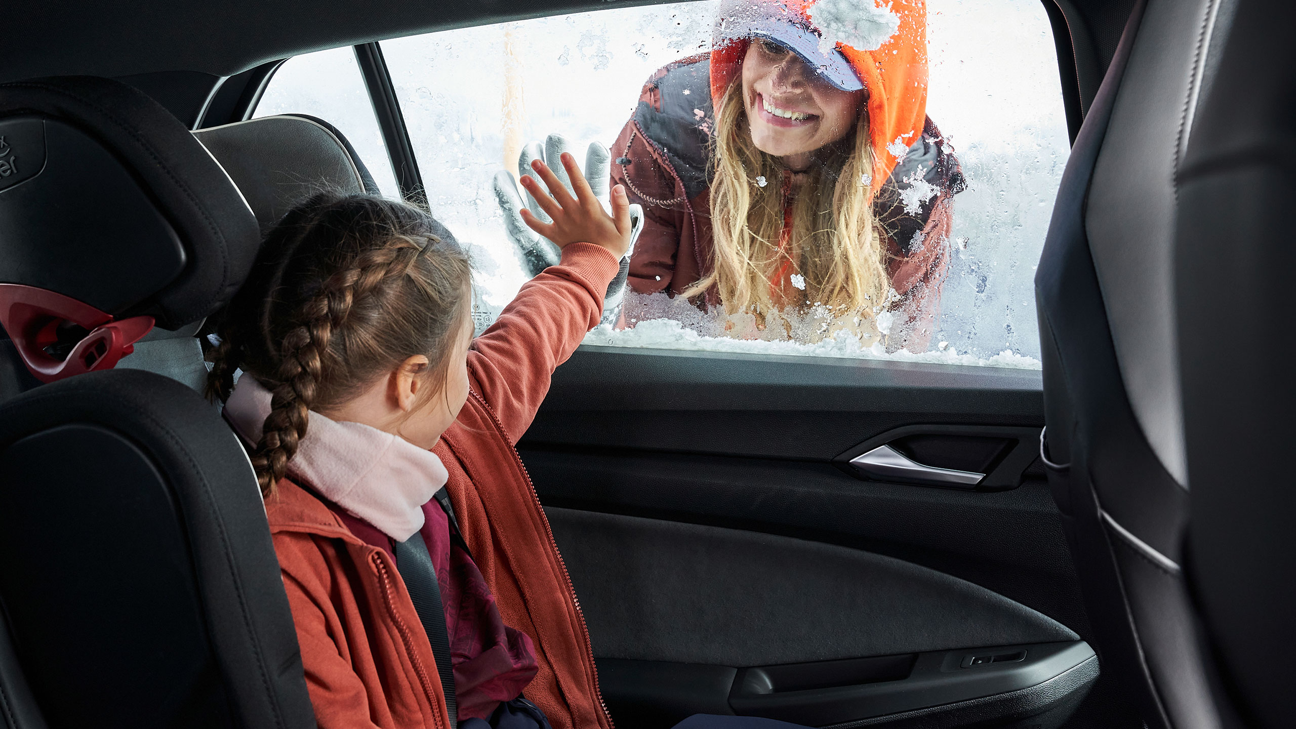 OneHub_-_Vacation_at_home_-_Winter_Edition_-_Auxiliary_Heater_-_16_9_-_JPG